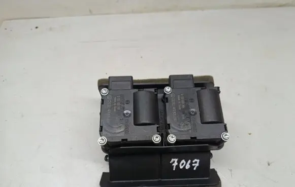 Audi Q7 4L Air flap motor/actuator 4F0820511B V200812 0132801319