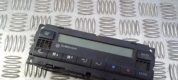 Volkswagen PASSAT B5.5 Climate control unit