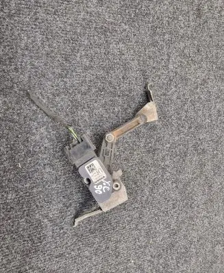 Volvo XC90 Rear air suspension level height sensor 31681287 31406563