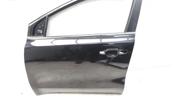 KIA Sportage Front door