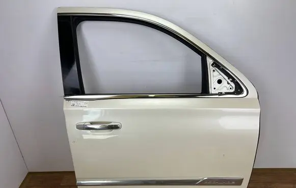 Cadillac Escalade IV Front door DRZWIPPESCALADE