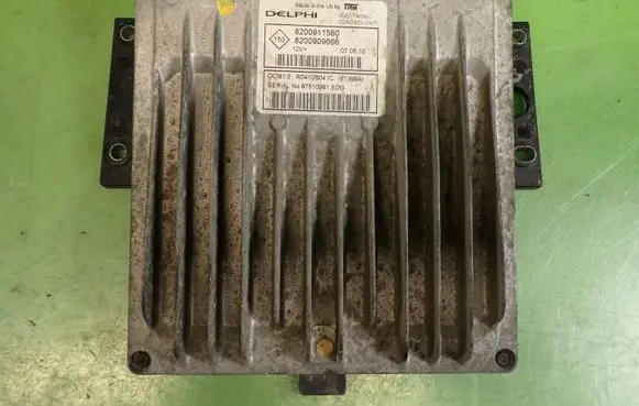 Renault Clio III Engine control unit/module ECU