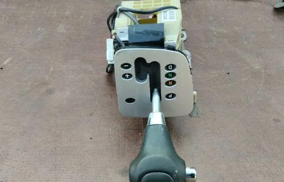 KIA Carnival Gear shifter/selector 467004DBL0VA
