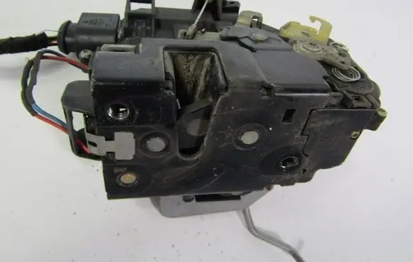Audi A6 S6 C5 4B Front door lock 4B1837016G
