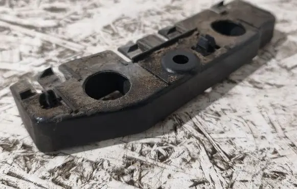 Audi A5 Fender mounting bracket 8W6853922A