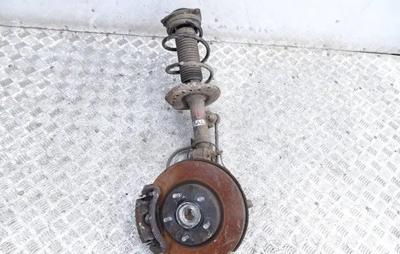 Nissan Juke I F15 Front wheel hub spindle knuckle zrotnica