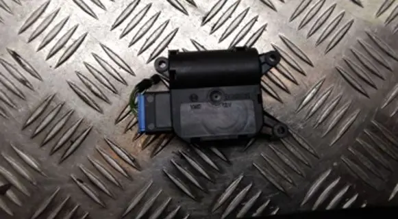 Audi A6 S6 C6 4F A/C air flow flap actuator/motor 0132801358