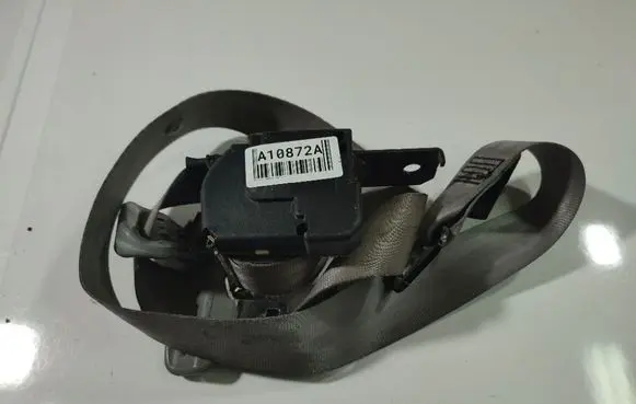 Renault Scenic I Front seatbelt 33008568