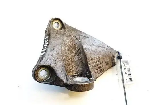 Audi A8 S8 D3 4E Engine mounting bracket 4E0399114Q