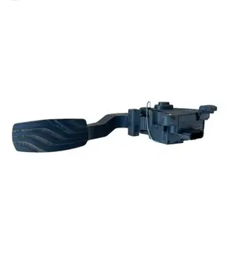 Accelerator throttle pedal