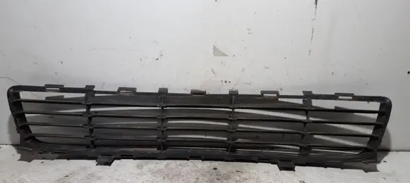 Toyota Auris 150 Front bumper lower grill 5311202080