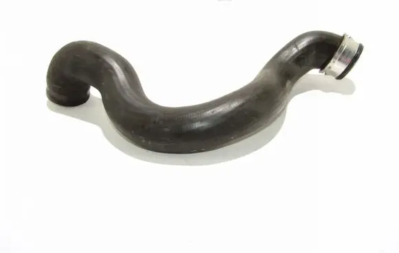 Mercedes-Benz C W204 Engine coolant pipe/hose a2045013082