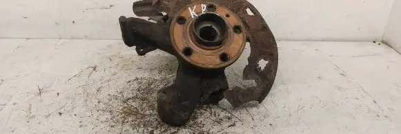 Volkswagen Polo IV 9N3 Front wheel hub spindle knuckle