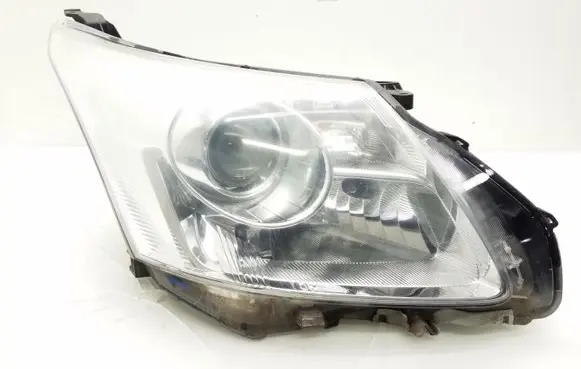 Toyota Avensis T270 Headlight/headlamp KOITO0512