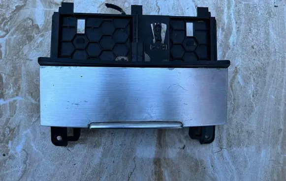 Audi Q7 4L Ashtray (front) 4L0857951
