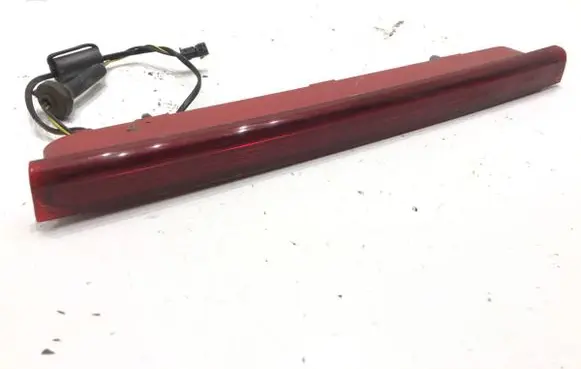 Volvo V40 Third/center stoplight