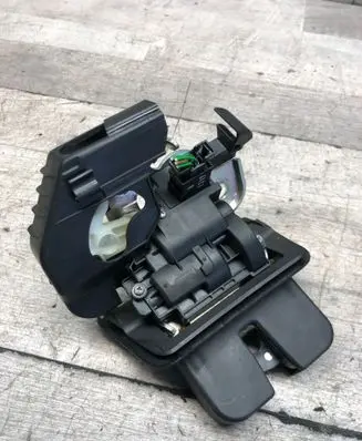 Audi A6 C7 Loading door lock 