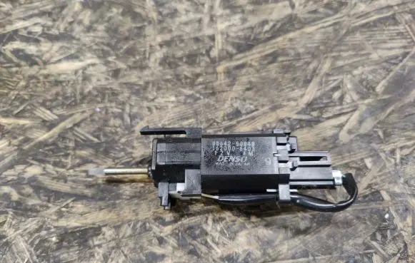 Lexus LS 460 - 600H Seat belt adjustment motor 8564250040