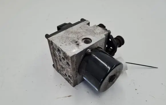 Volkswagen PASSAT B6 ABS Pump 3C0614095M