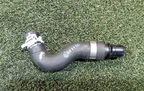 Renault Trafic III (X82) Engine coolant pipe/hose 924105679R