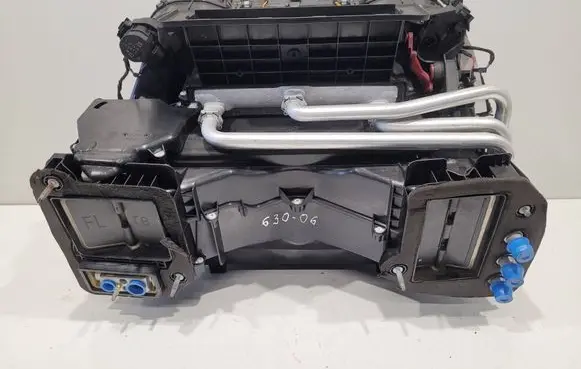 BMW 6 E63 E64 Interior heater climate box assembly housing 96051