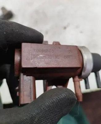 Ford S-MAX Turbo solenoid valve 9652570180