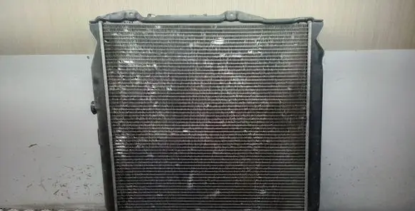 Toyota Land Cruiser (HDJ90) Coolant radiator