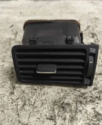Toyota Corolla E120 E130 Dash center air vent grill 8222 8221