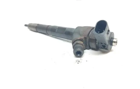 Audi A4 S4 B9 Fuel injector 04l130277e