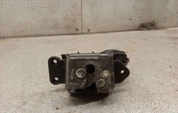 Toyota Avensis T270 Loading door lock 