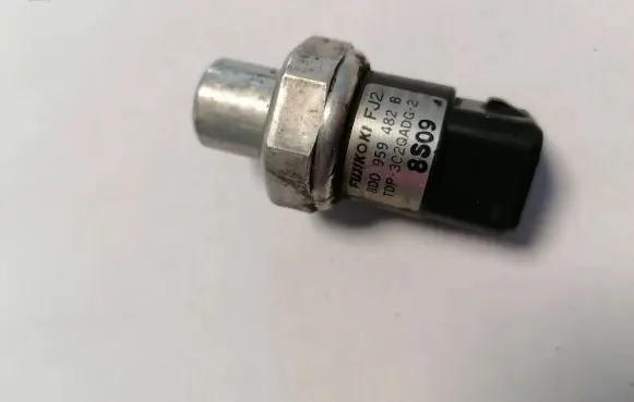 Air conditioning (A/C) pressure sensor
