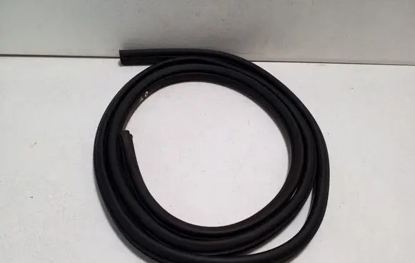 Dodge Nitro Rear door rubber seal (on body) 