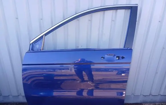 Honda CR-V Front door