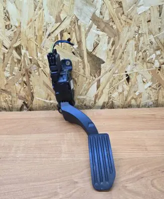 Volvo S60 Accelerator throttle pedal 31329059 6PV01083402 C95YE02
