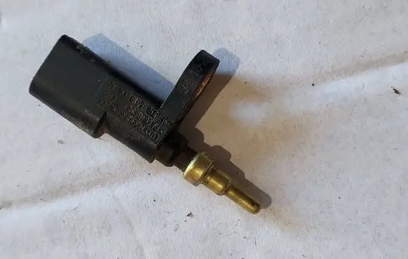 Skoda Karoq Coolant temperature sensor 03F919501B