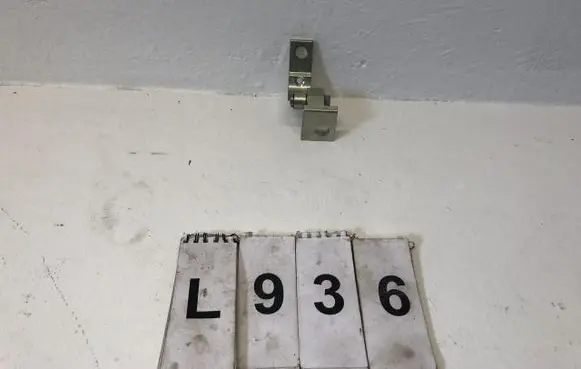 Fiat Grande Punto Front door lower hinge 51931796