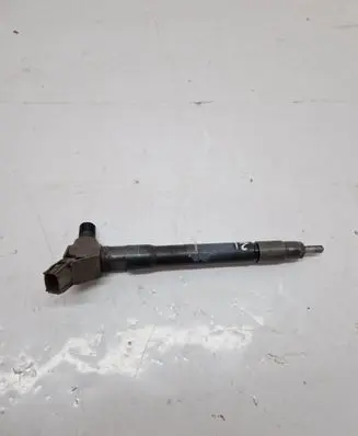 Mazda CX-5 Fuel injector SH0113H50