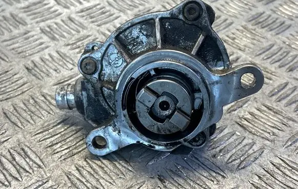 Opel Vivaro Vacuum pump 8200797164