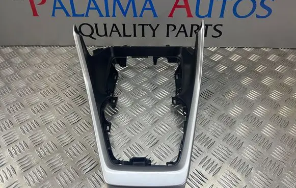 Toyota RAV 4 (XA50) Center console 58821-42070