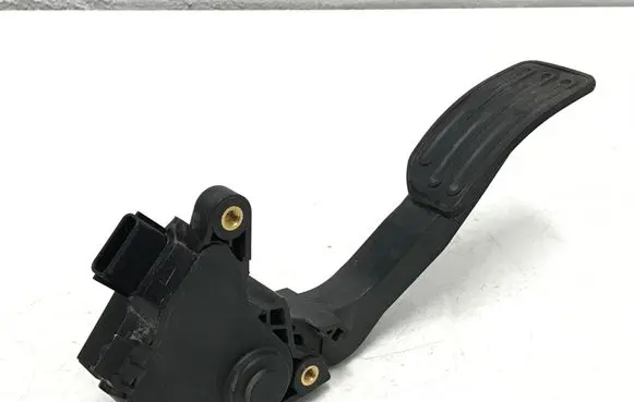 Nissan Juke I F15 Accelerator throttle pedal 180023RA0B 55964027J