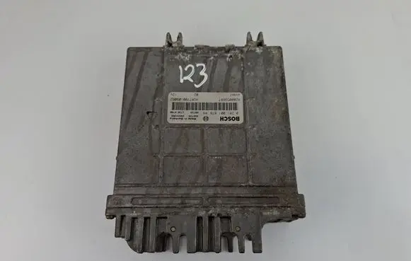 Renault Clio II Engine control unit/module 8200059887 0281001878