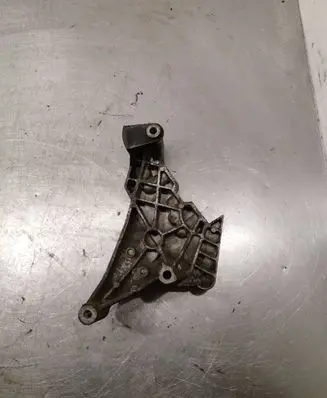 Volkswagen PASSAT B6 Engine mounting bracket 03g198207e