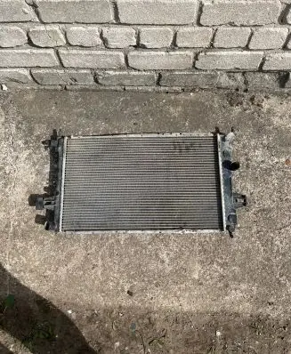 Opel Zafira A Coolant radiator