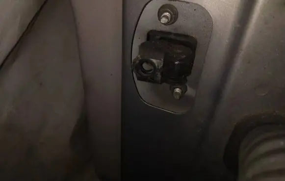 Volvo V50 Rear door check strap stopper