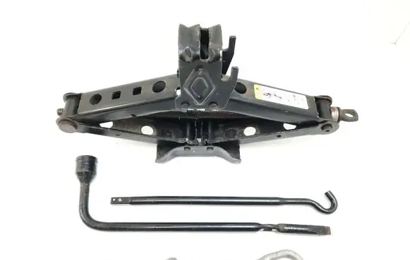 Jeep Grand Cherokee Tool set 04766498AA