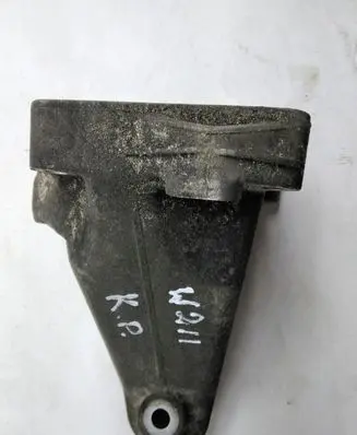 Mercedes-Benz E W211 Engine mounting bracket A2712230904