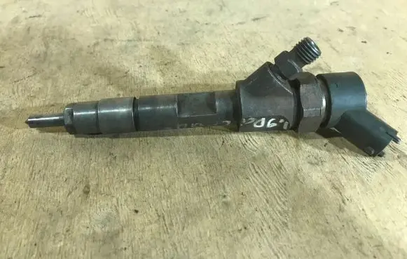 Renault Laguna II Fuel injector 0445110021 7700111014