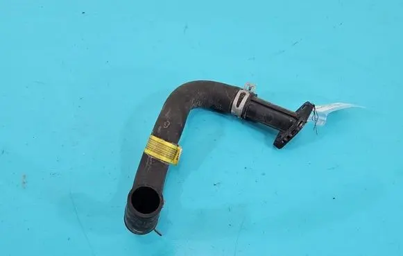 Engine coolant pipe/hose