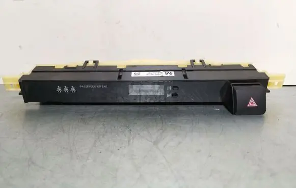 Toyota RAV 4 (XA40) Screen/display/small screen 8395042100