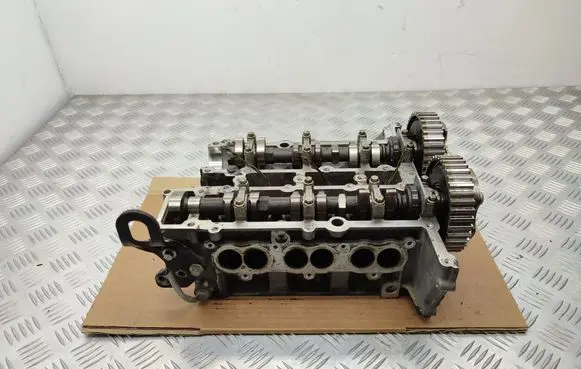 Ford B-MAX Engine head 
